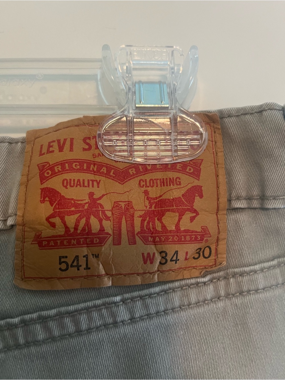 Levi’s Men's Classic 541 Straight-Leg Pants - Picture 5 of 12